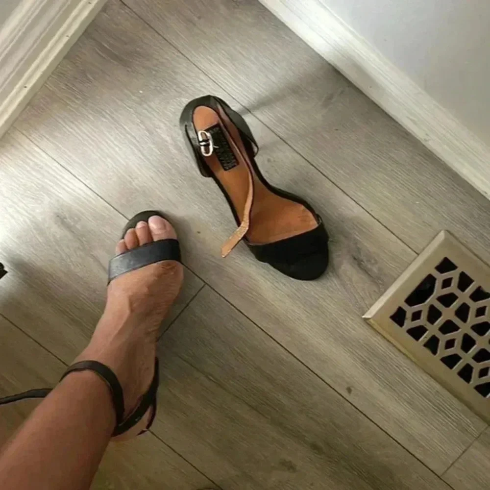 Deena  &  Ozzy Clear‎ Perspex Heels